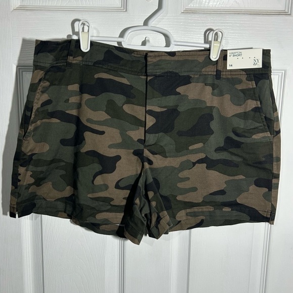 New York & Company Pants - New York & Company Hampton Womens Sz 14 Brown Green Camo Shorts. 4” Inseam. NWT
